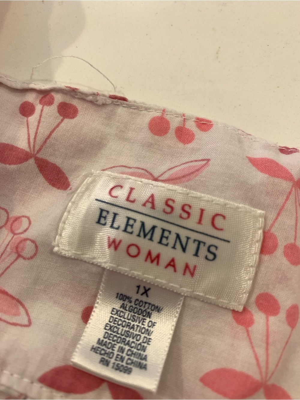 Sleeveless Nightgown Featuring Bunches Of Cherries Women’s Size 1X - Picture 8 of 9